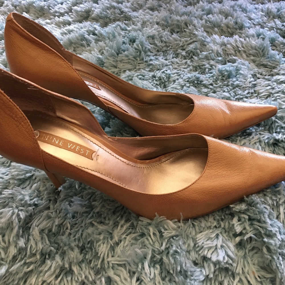 Shoes - Picture 2 of 4